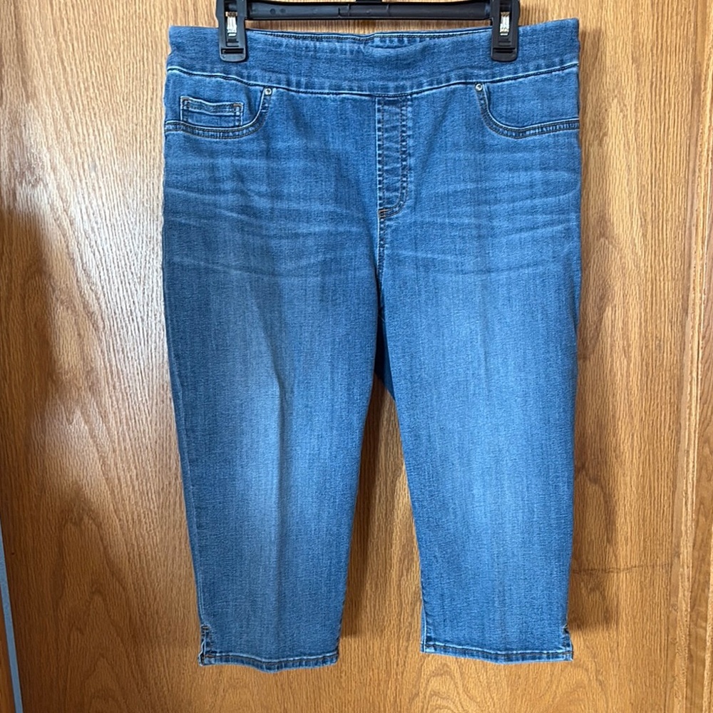 Women's Blue Capris